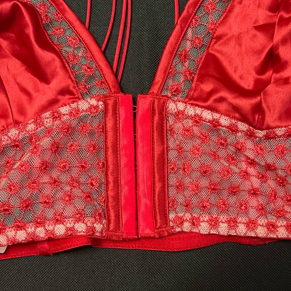 RARE  $9̶5̶ Victoria’s Secret Sexy Strappy Red Satin and Mesh Longline set - Picture 3 of 6
